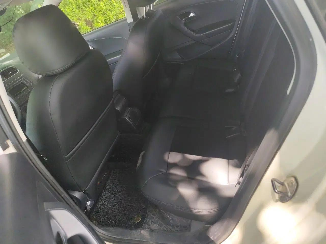Volkswagen Polo 2013 1.4L Manual Comfort Edition — миниатюра 17