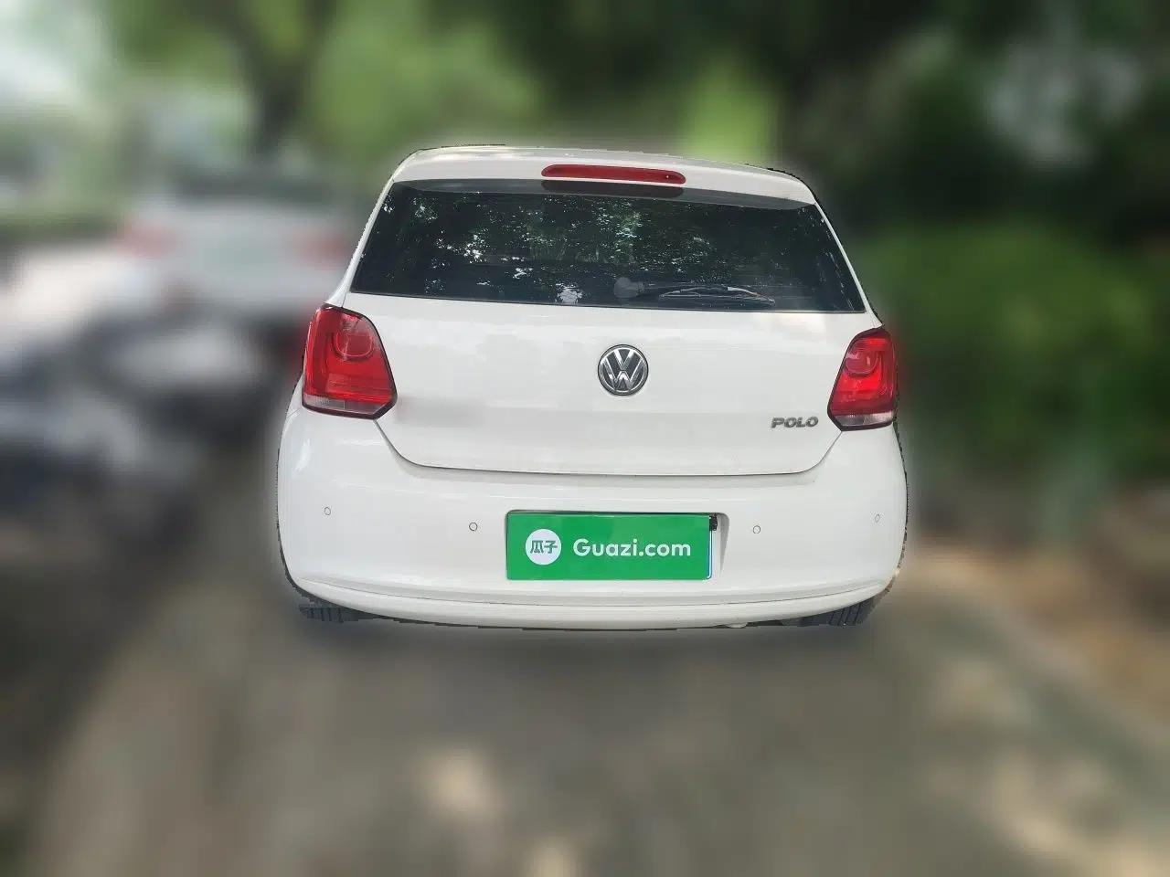 Volkswagen Polo 2013 1.4L Manual Comfort Edition — миниатюра 5