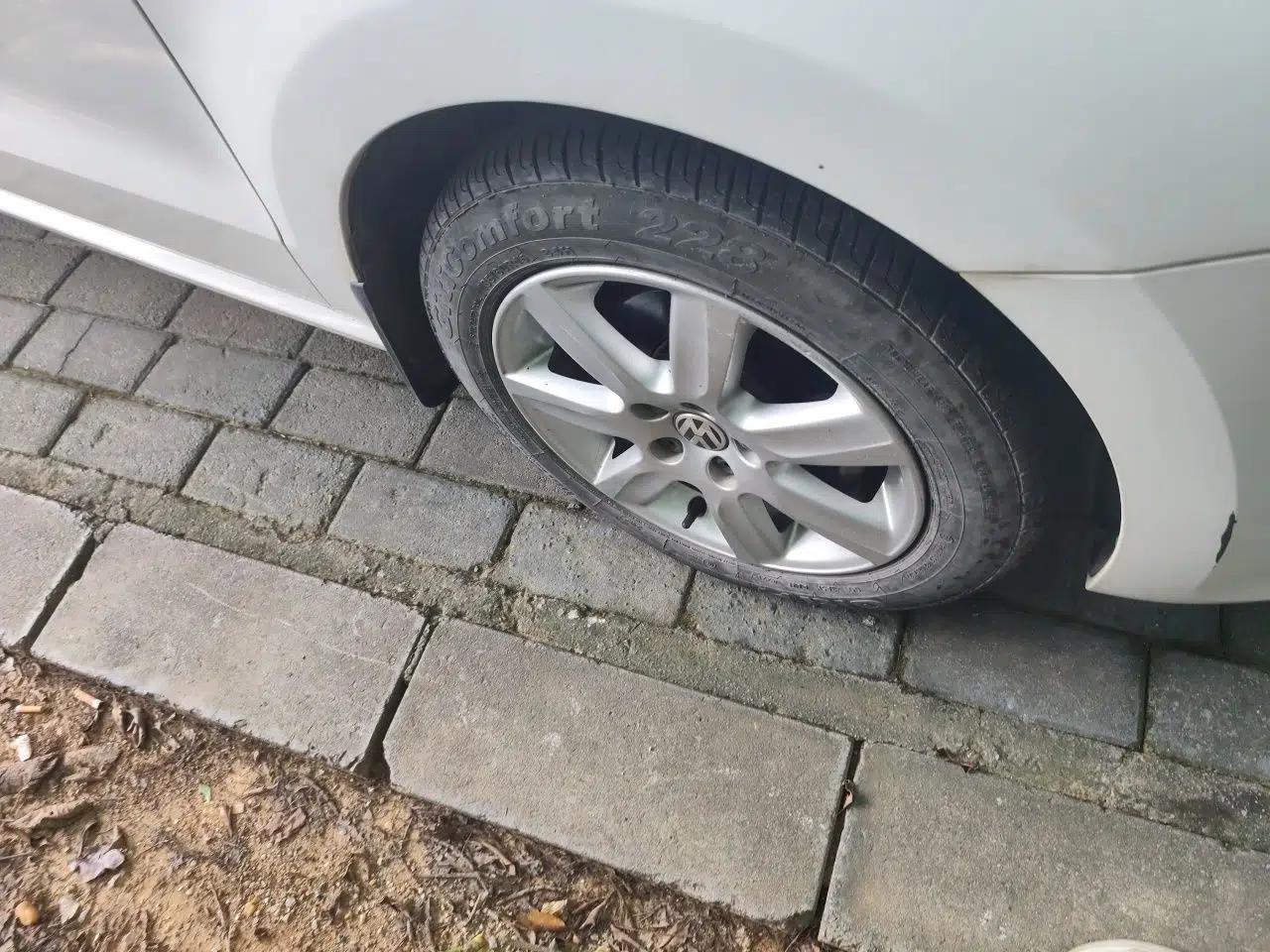Volkswagen Polo 2013 1.4L Manual Comfort Edition — миниатюра 8