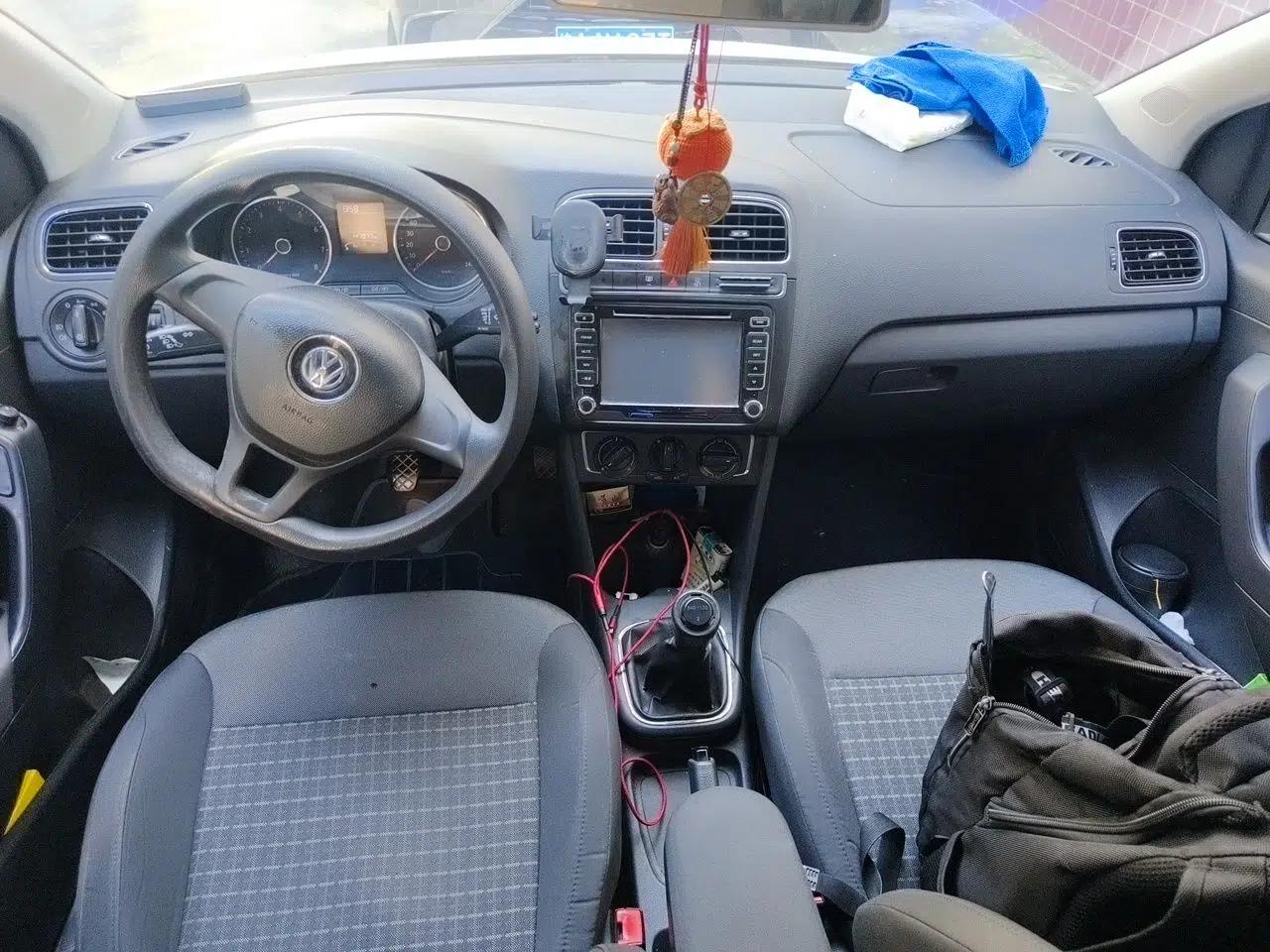 Volkswagen Polo 2014 1.4L Manual Comfort Edition — миниатюра 13