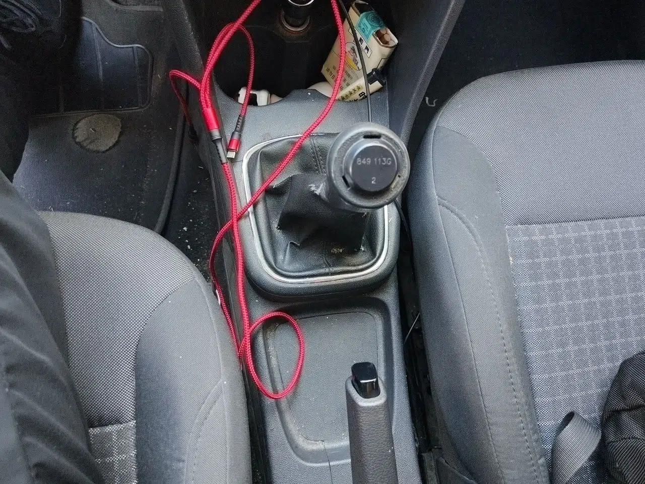 Volkswagen Polo 2014 1.4L Manual Comfort Edition — миниатюра 18