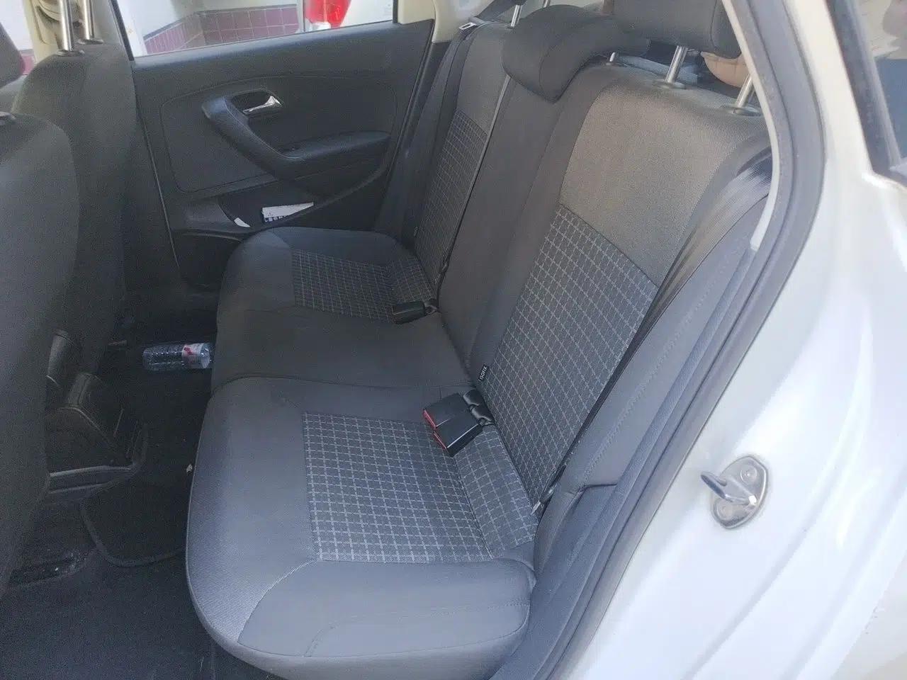 Volkswagen Polo 2014 1.4L Manual Comfort Edition — миниатюра 21