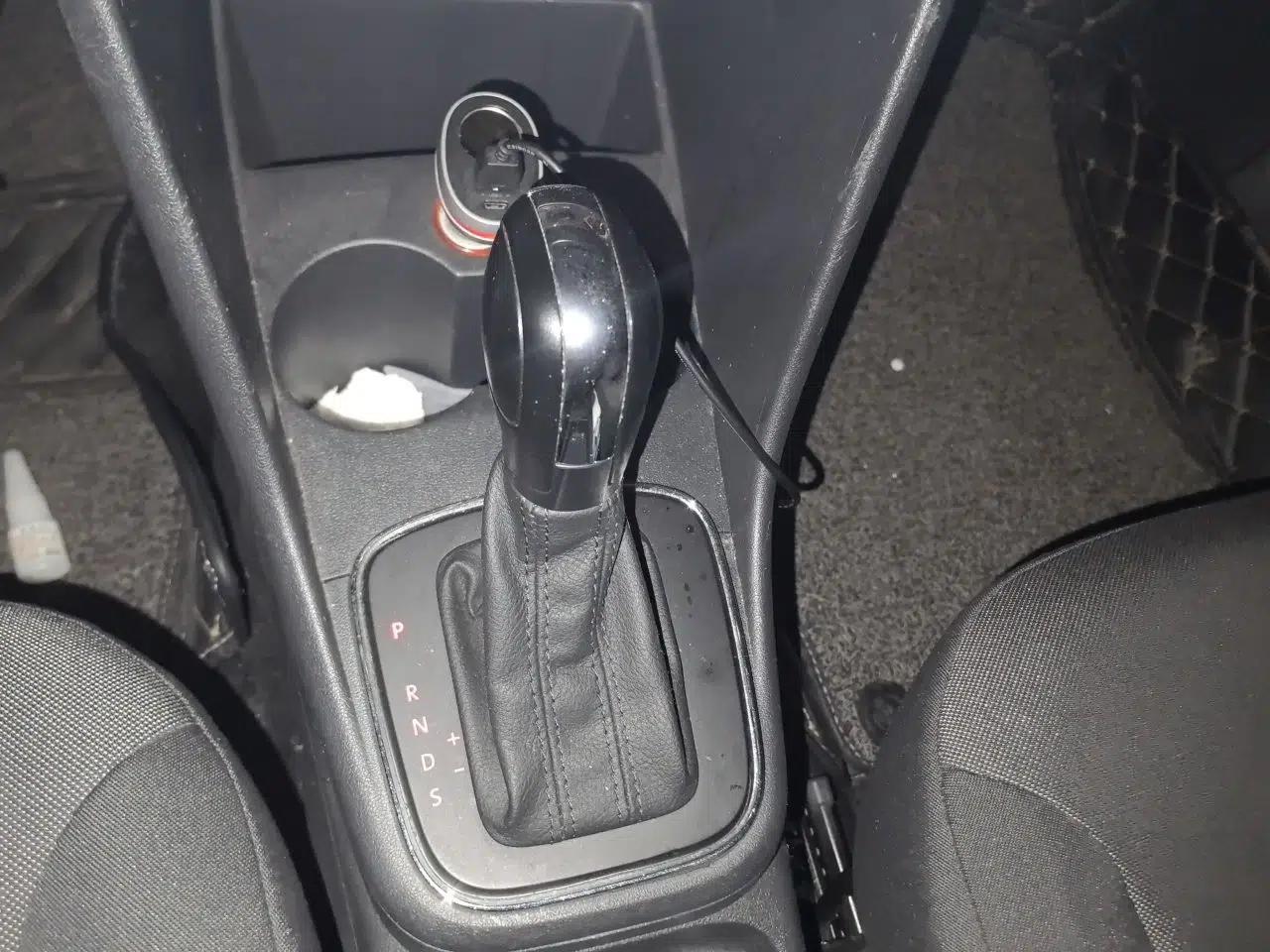 Volkswagen Polo 2014 1.6L Automatic Comfort Edition — миниатюра 14