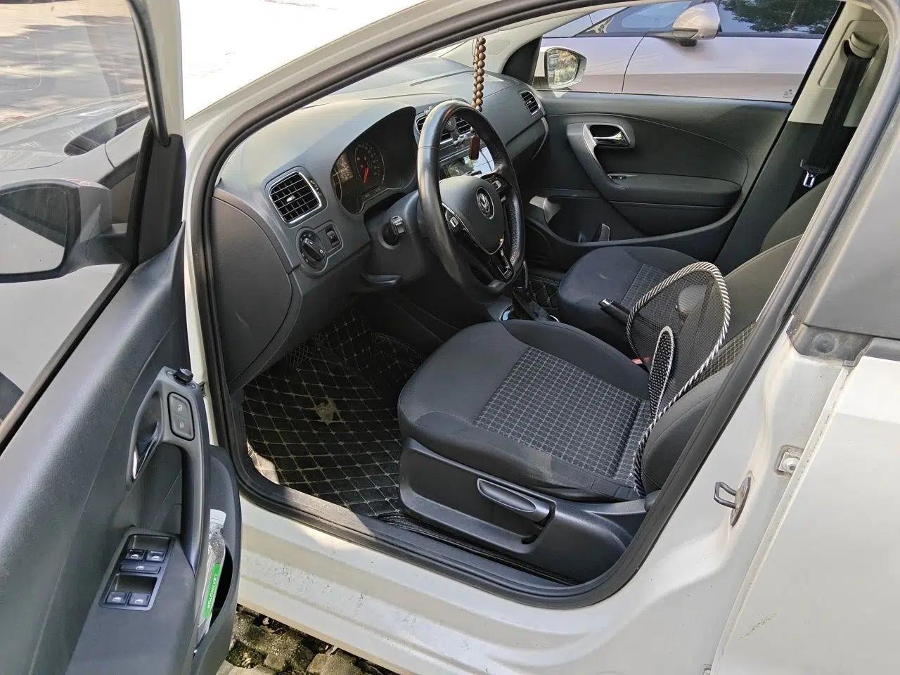 Volkswagen Polo 2016 1.6L Automatic Comfort Model — миниатюра 16