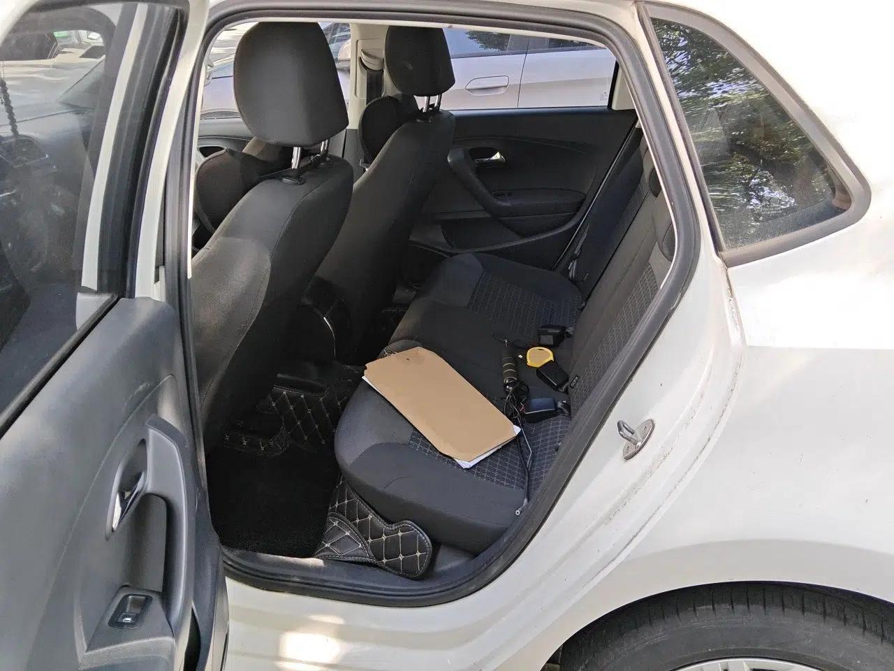 Volkswagen Polo 2016 1.6L Automatic Comfort Model — миниатюра 17