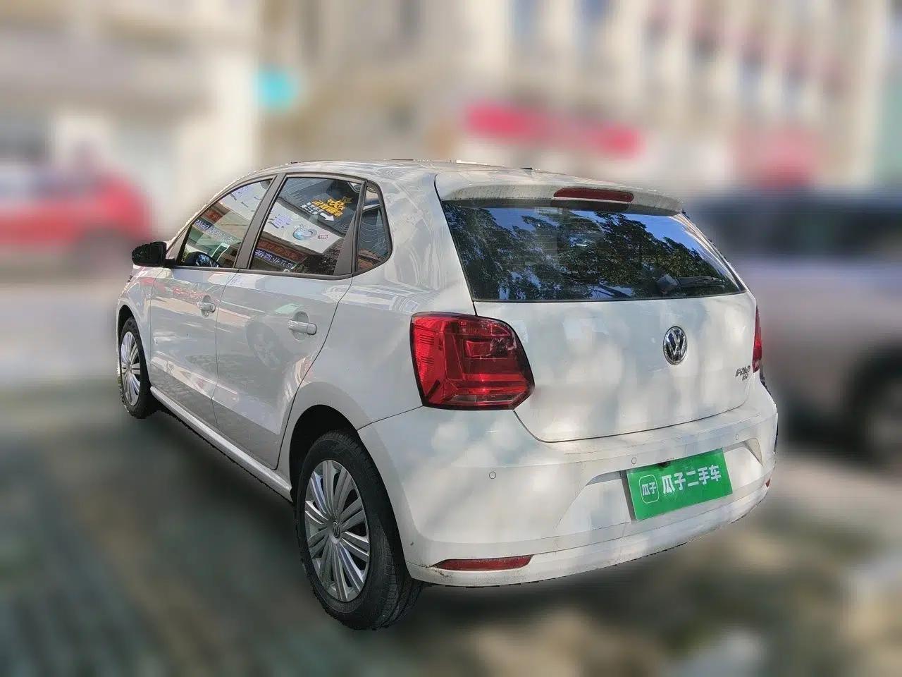 Volkswagen Polo 2016 1.6L Automatic Comfort Model — миниатюра 4