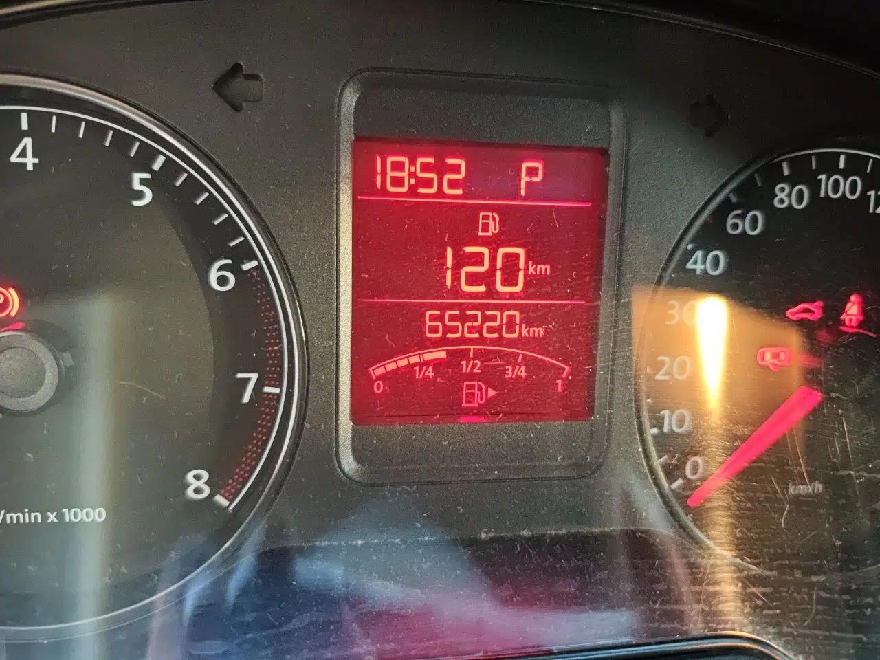 Volkswagen Polo 2013 1.4L Automatic Luxury Edition — миниатюра 12