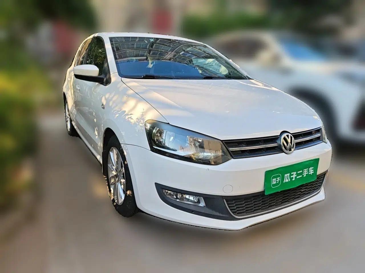 Volkswagen Polo 2013 1.4L Automatic Luxury Edition — миниатюра 3