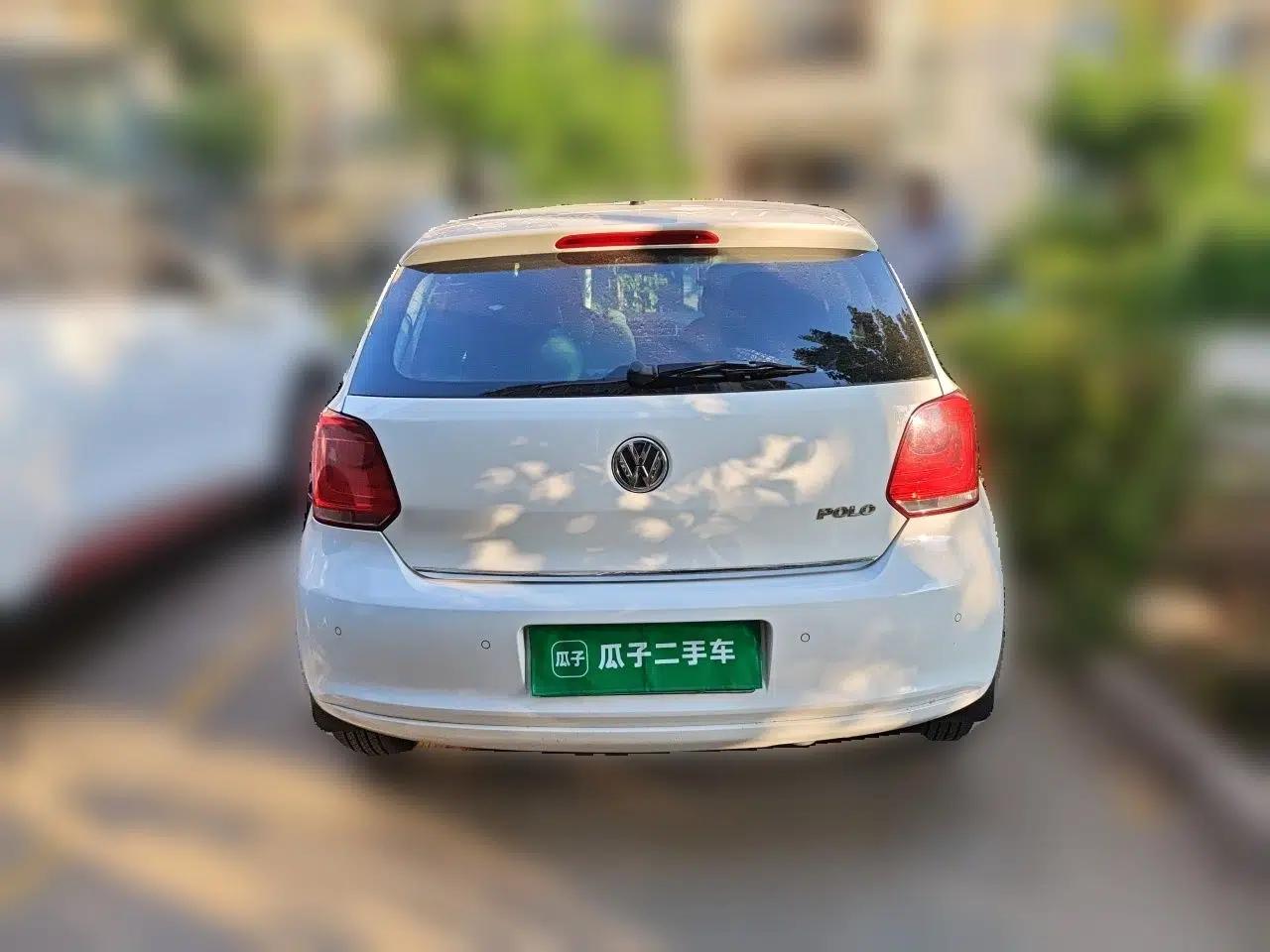 Volkswagen Polo 2013 1.4L Automatic Luxury Edition — миниатюра 5