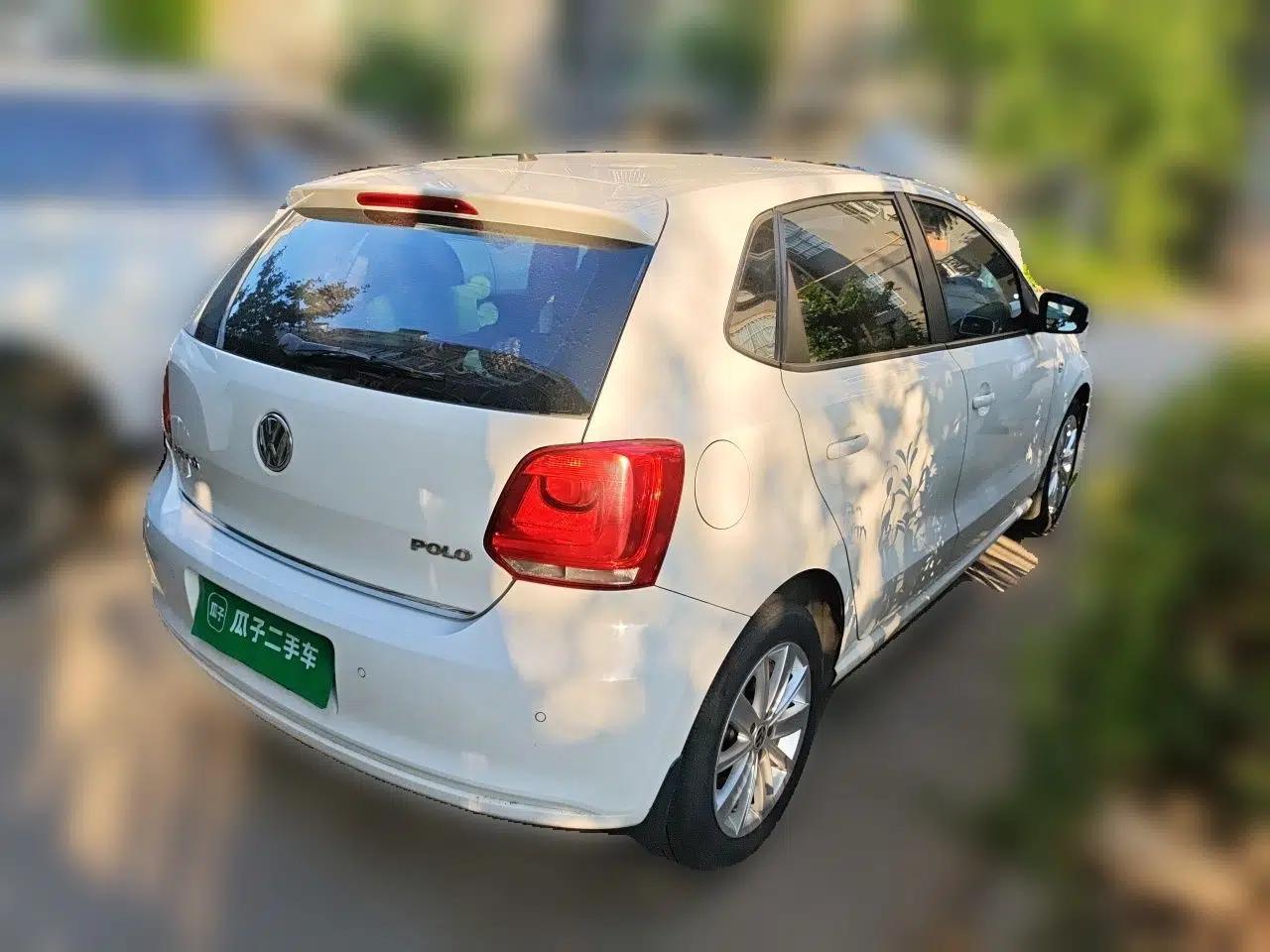 Volkswagen Polo 2013 1.4L Automatic Luxury Edition — миниатюра 6