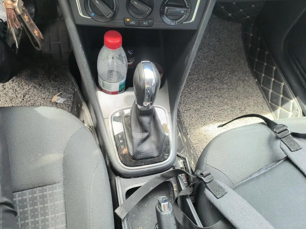 Volkswagen Polo 2016 1.6L Automatic Comfort Model — миниатюра 14