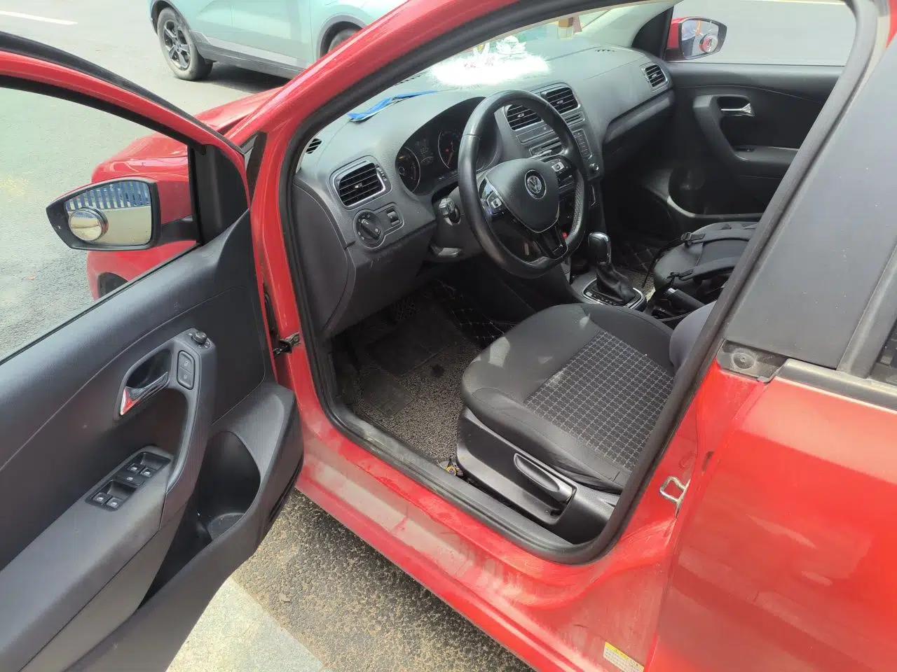 Volkswagen Polo 2016 1.6L Automatic Comfort Model — миниатюра 16