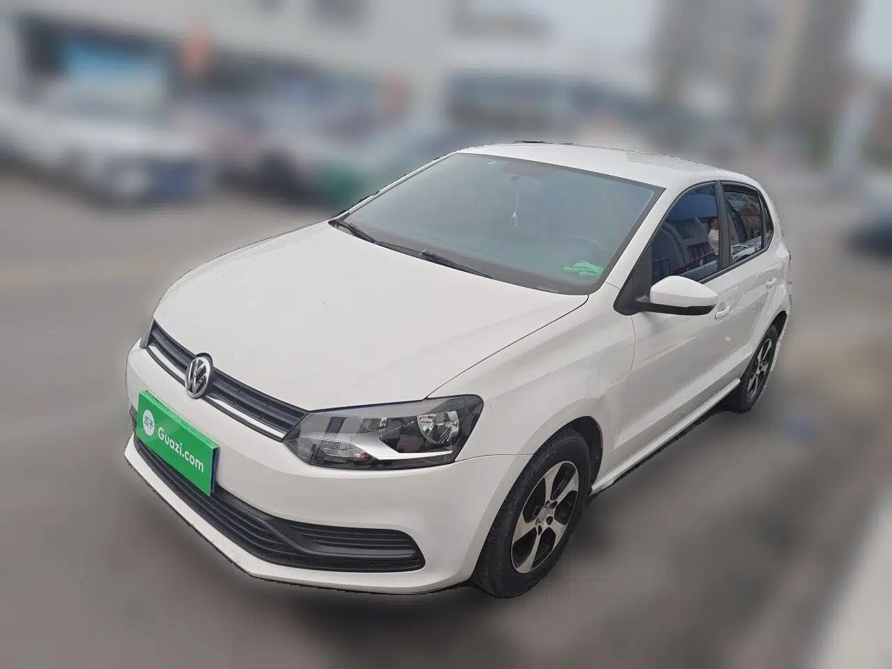 Volkswagen Polo 2016 1.4L Automatic Trendy Model — миниатюра 1