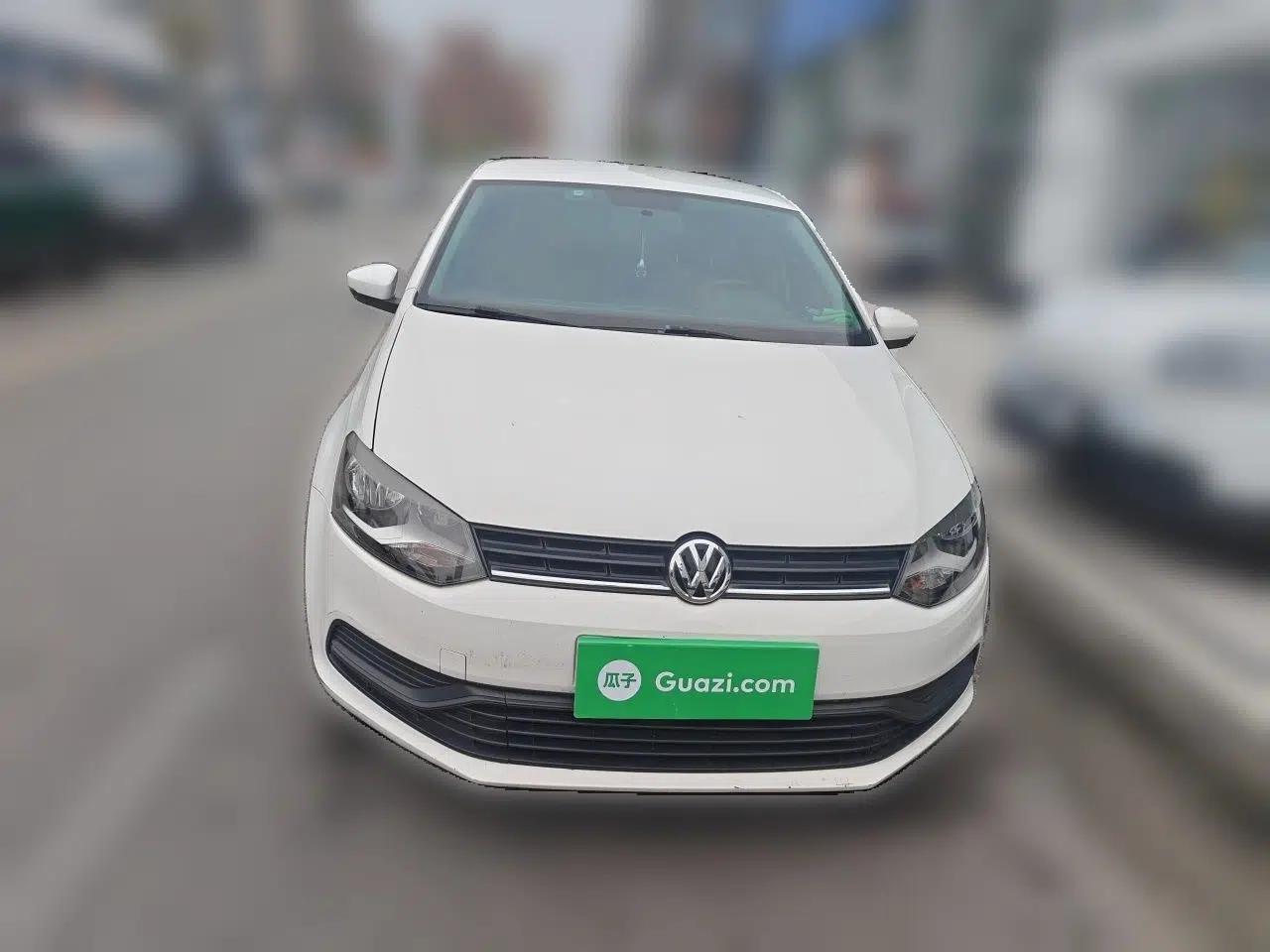 Volkswagen Polo 2016 1.4L Automatic Trendy Model — миниатюра 2