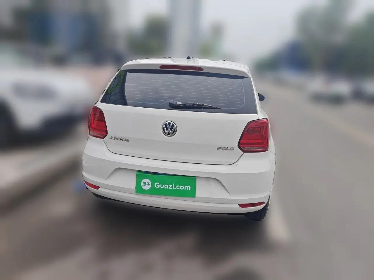 Volkswagen Polo 2016 1.4L Automatic Trendy Model — миниатюра 5
