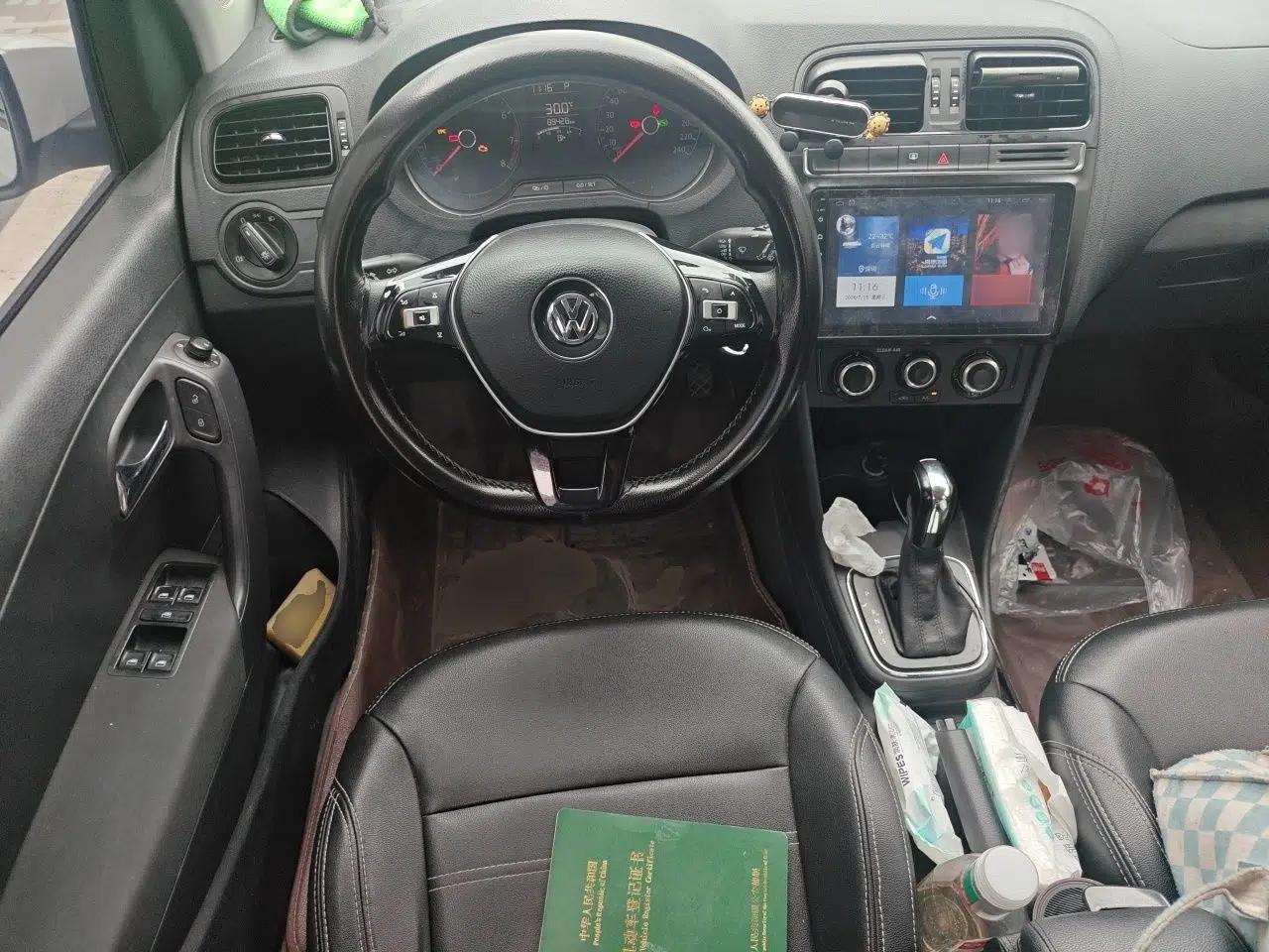 Volkswagen Polo 2016 1.4L Automatic Trendy Model — миниатюра 10