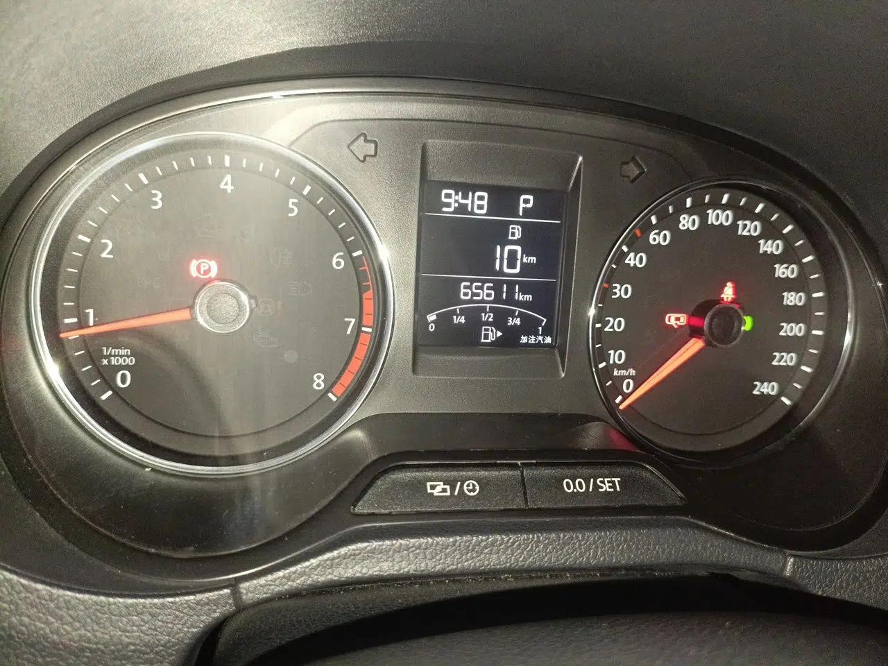 Volkswagen Polo 2016 1.6L Automatic Comfort Model — миниатюра 12