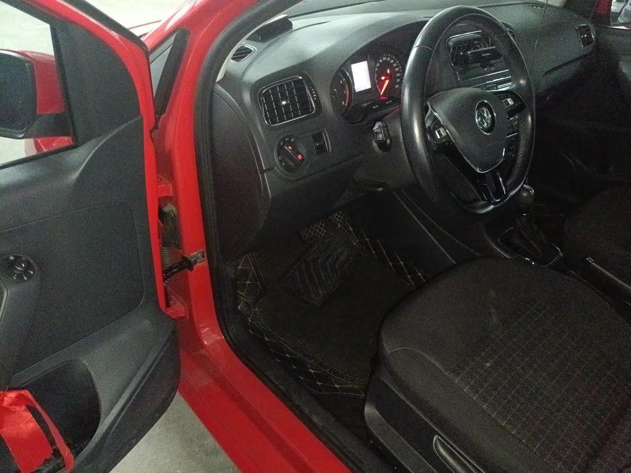 Volkswagen Polo 2016 1.6L Automatic Comfort Model — миниатюра 16