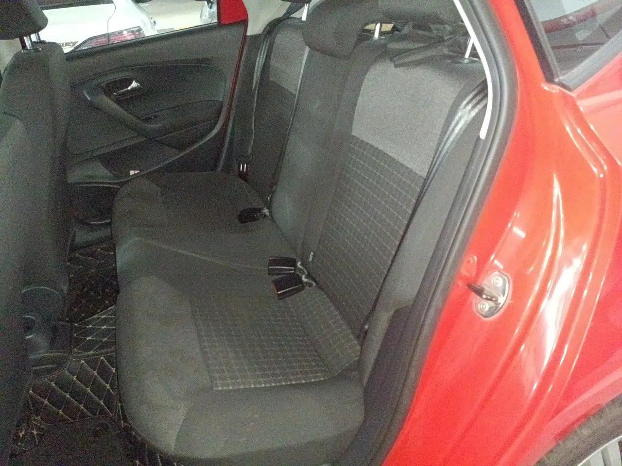 Volkswagen Polo 2016 1.6L Automatic Comfort Model — миниатюра 17