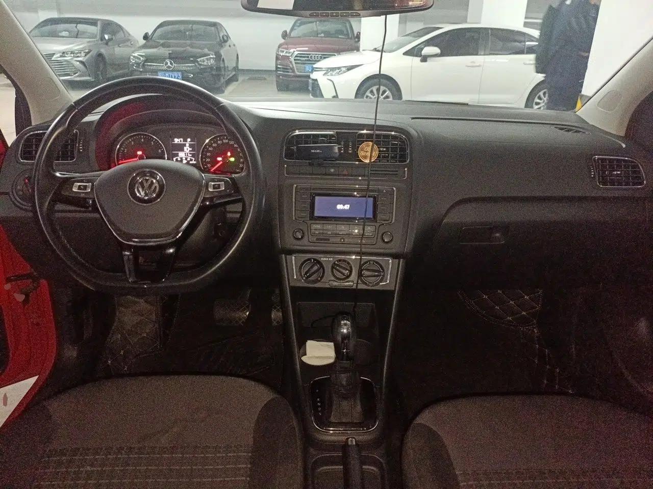 Volkswagen Polo 2016 1.6L Automatic Comfort Model — миниатюра 9