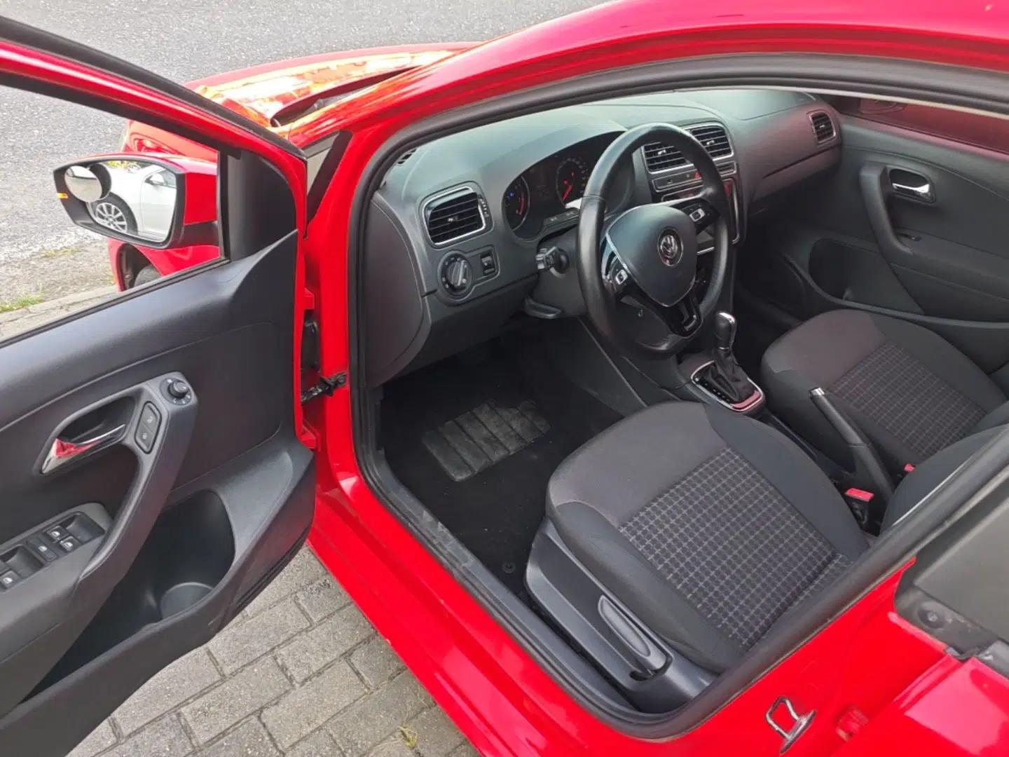 Volkswagen Polo 2016 1.6L Automatic Comfort Model — миниатюра 18