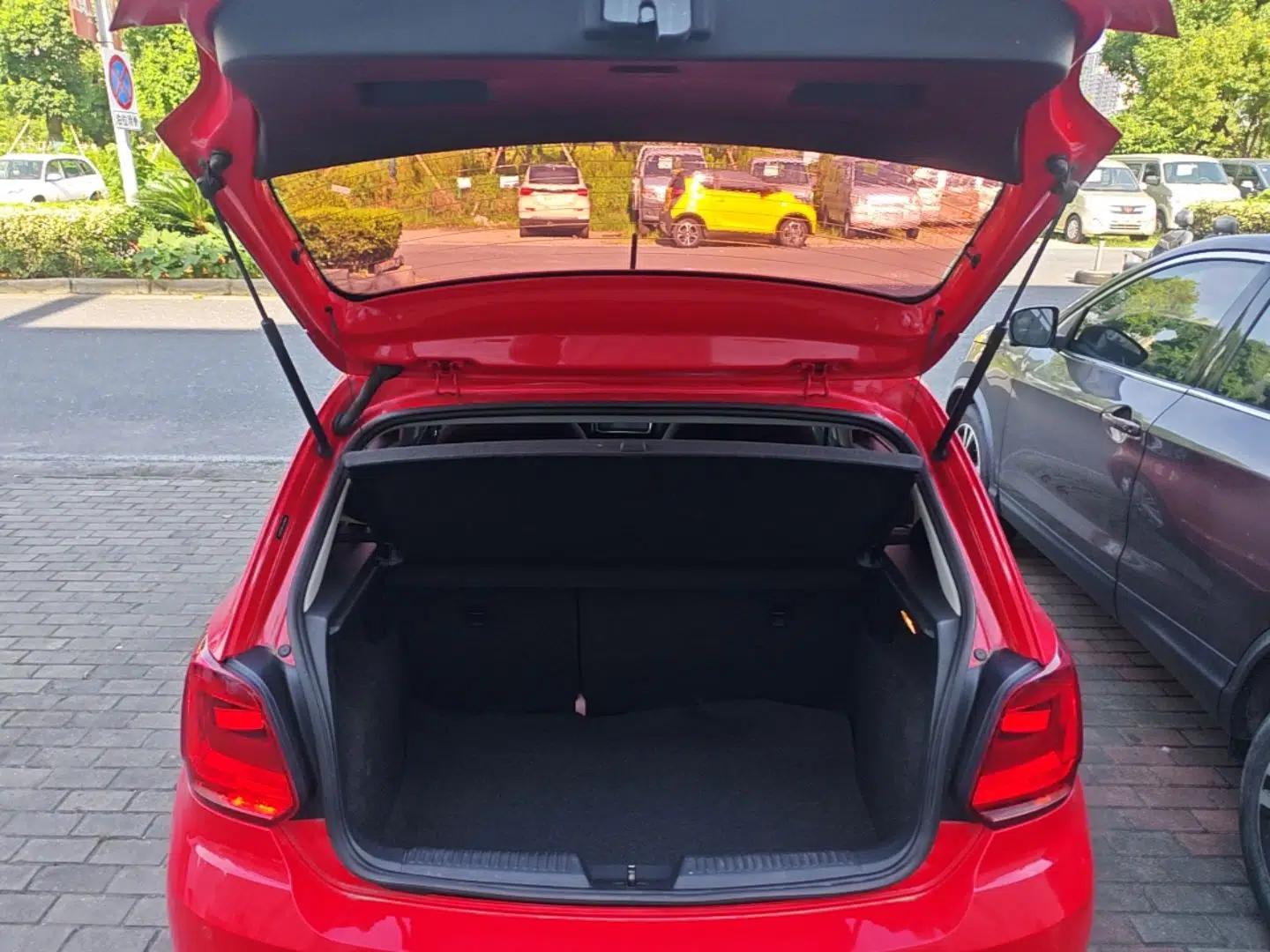 Volkswagen Polo 2016 1.6L Automatic Comfort Model — миниатюра 22