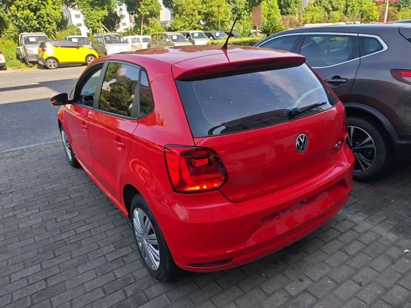 Volkswagen Polo 2016 1.6L Automatic Comfort Model — миниатюра 4