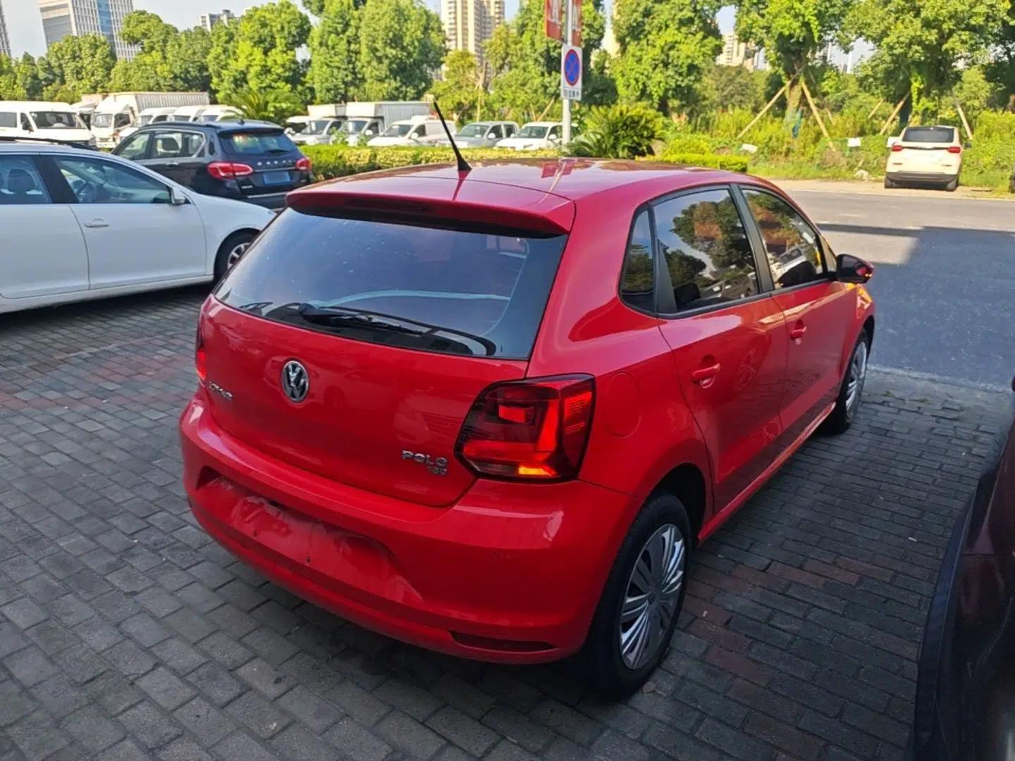Volkswagen Polo 2016 1.6L Automatic Comfort Model — миниатюра 6