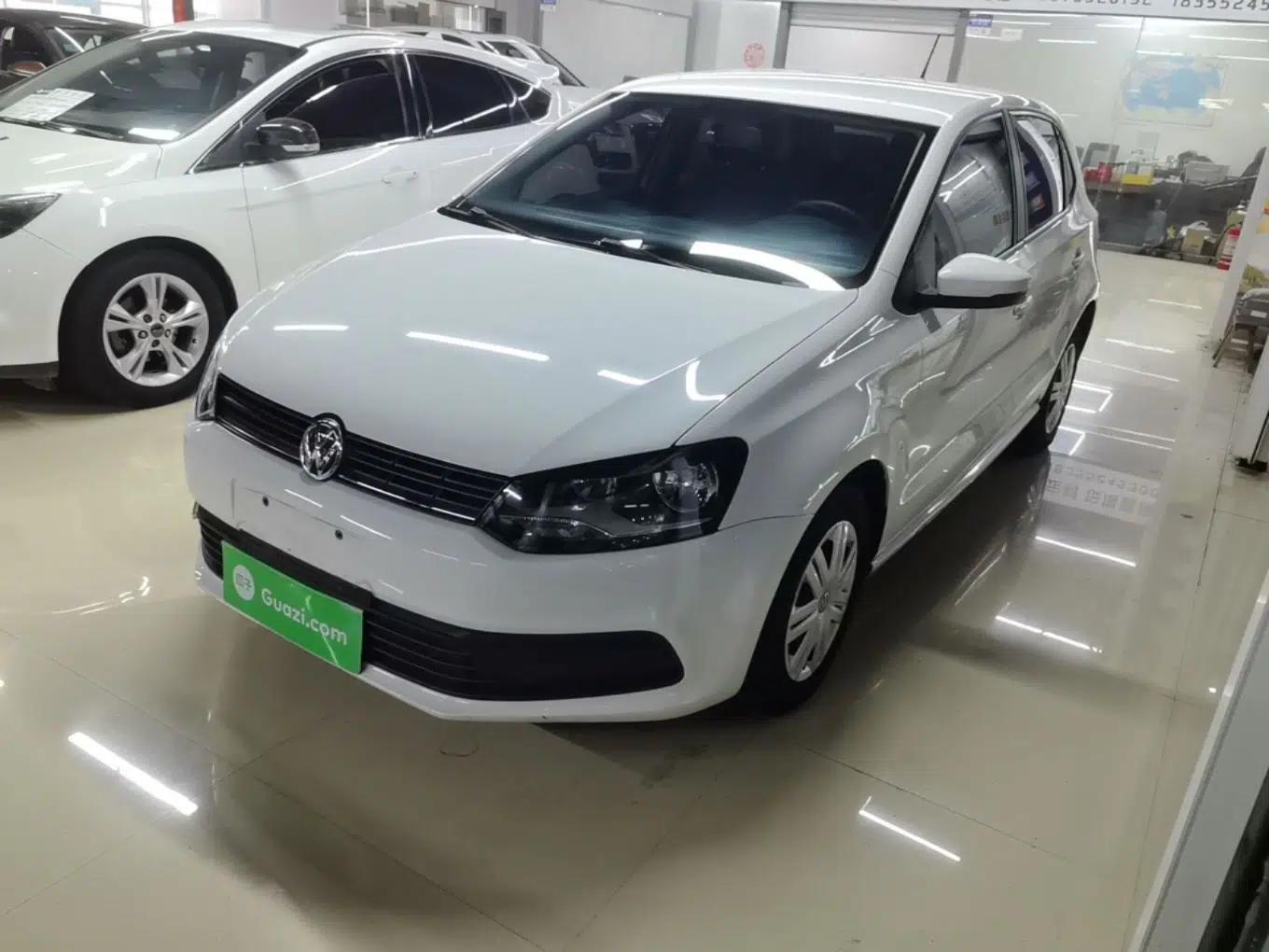 Volkswagen Polo 2016 1.4L Automatic Trendy Model — миниатюра 1
