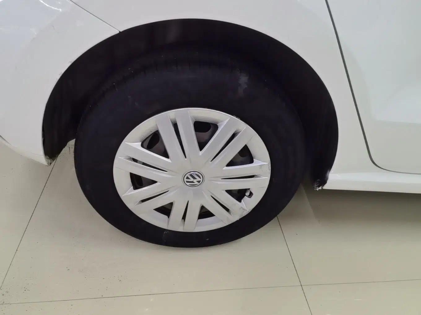 Volkswagen Polo 2016 1.4L Automatic Trendy Model — миниатюра 11