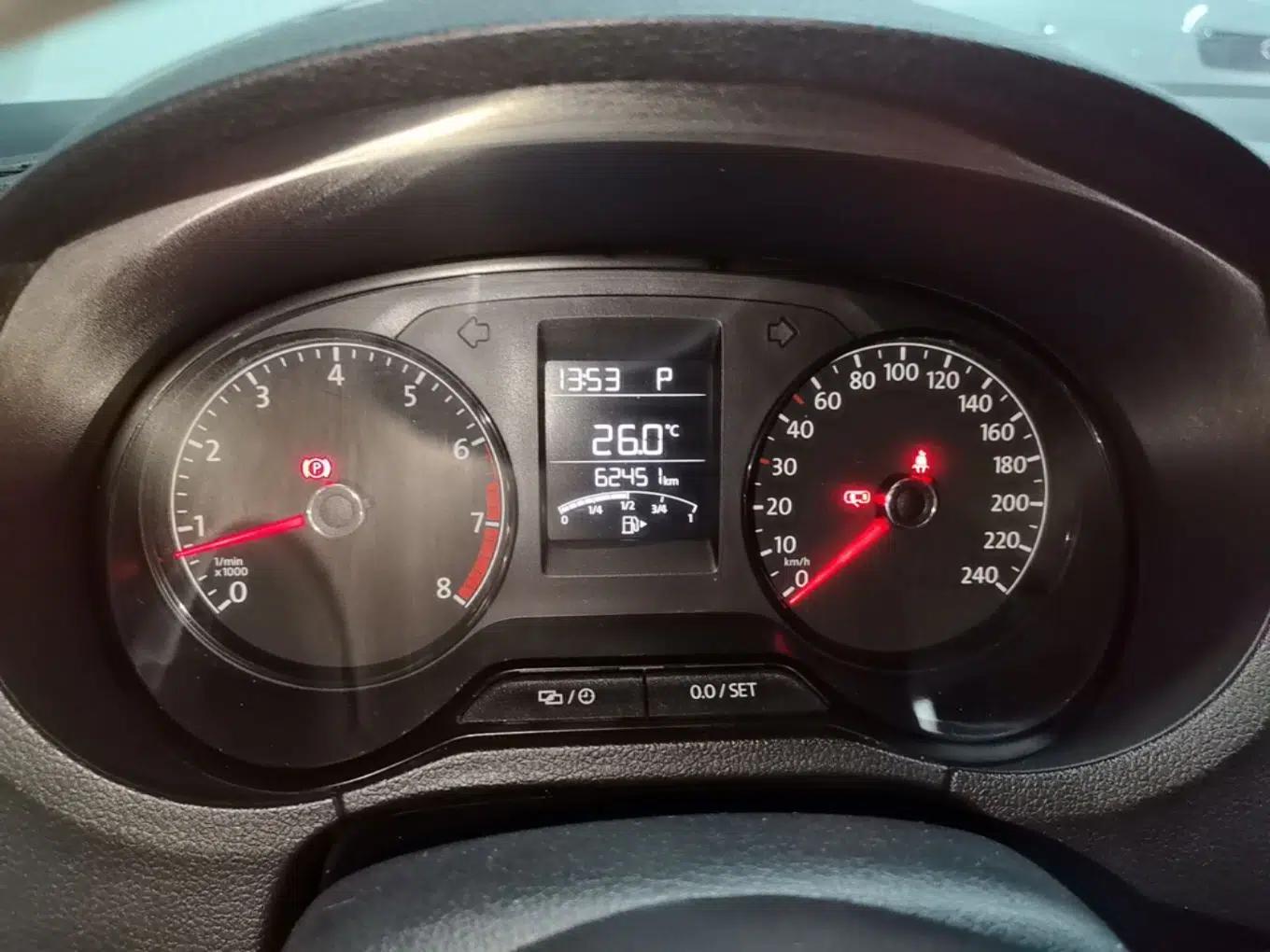 Volkswagen Polo 2016 1.4L Automatic Trendy Model — миниатюра 14