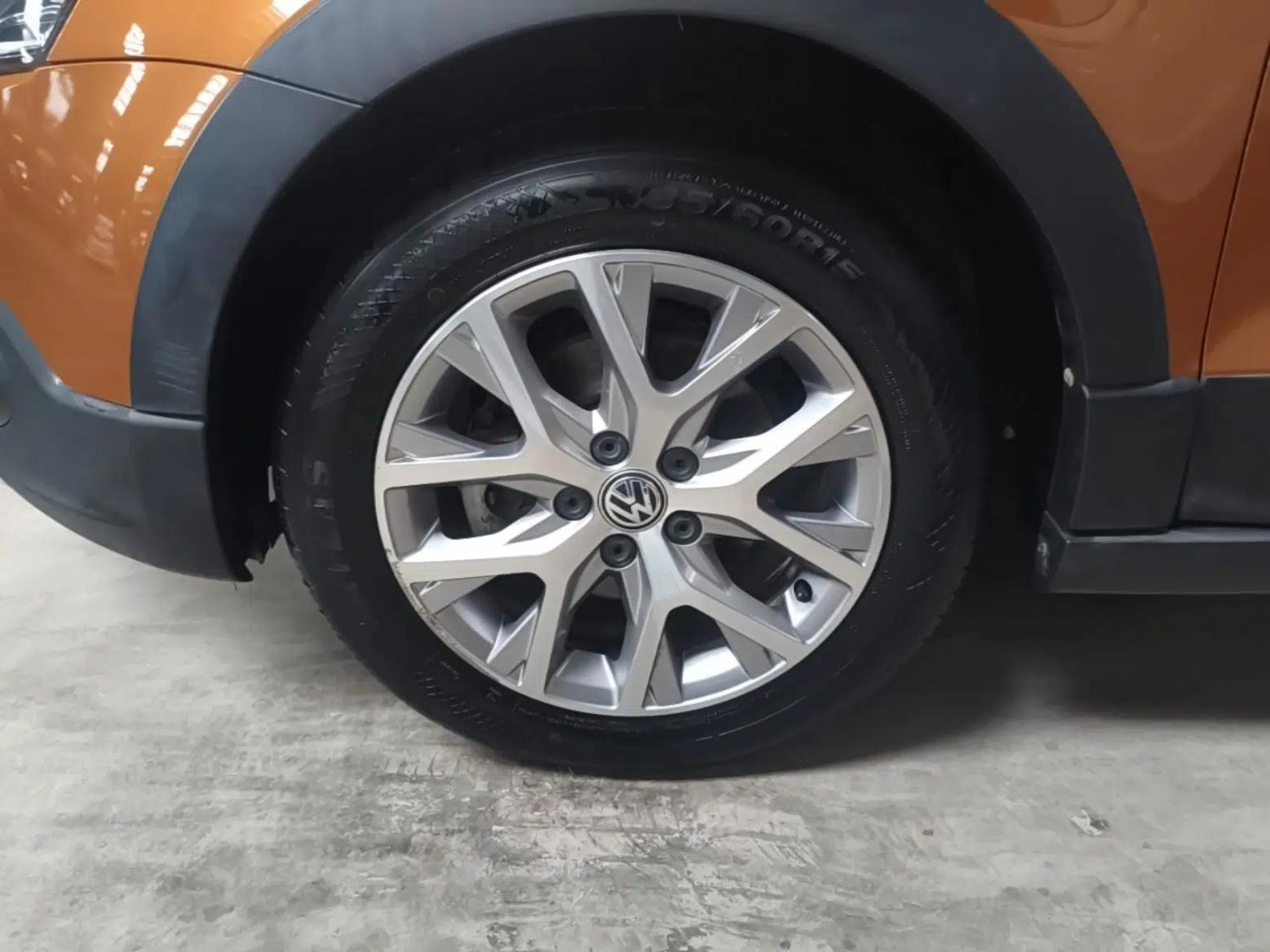 Volkswagen Polo 2014 1.6L Cross Polo Automatic — миниатюра 15