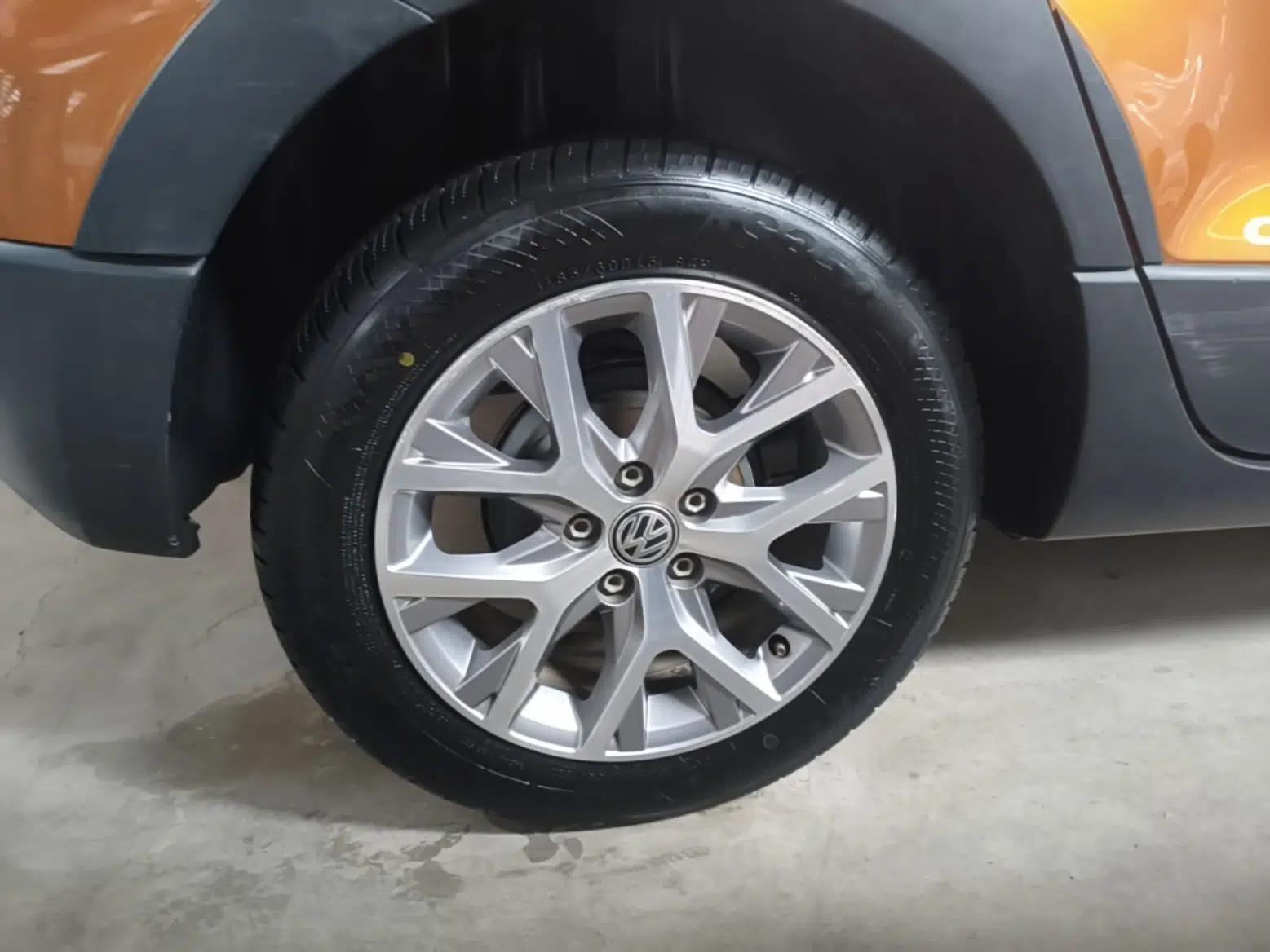 Volkswagen Polo 2014 1.6L Cross Polo Automatic — миниатюра 16