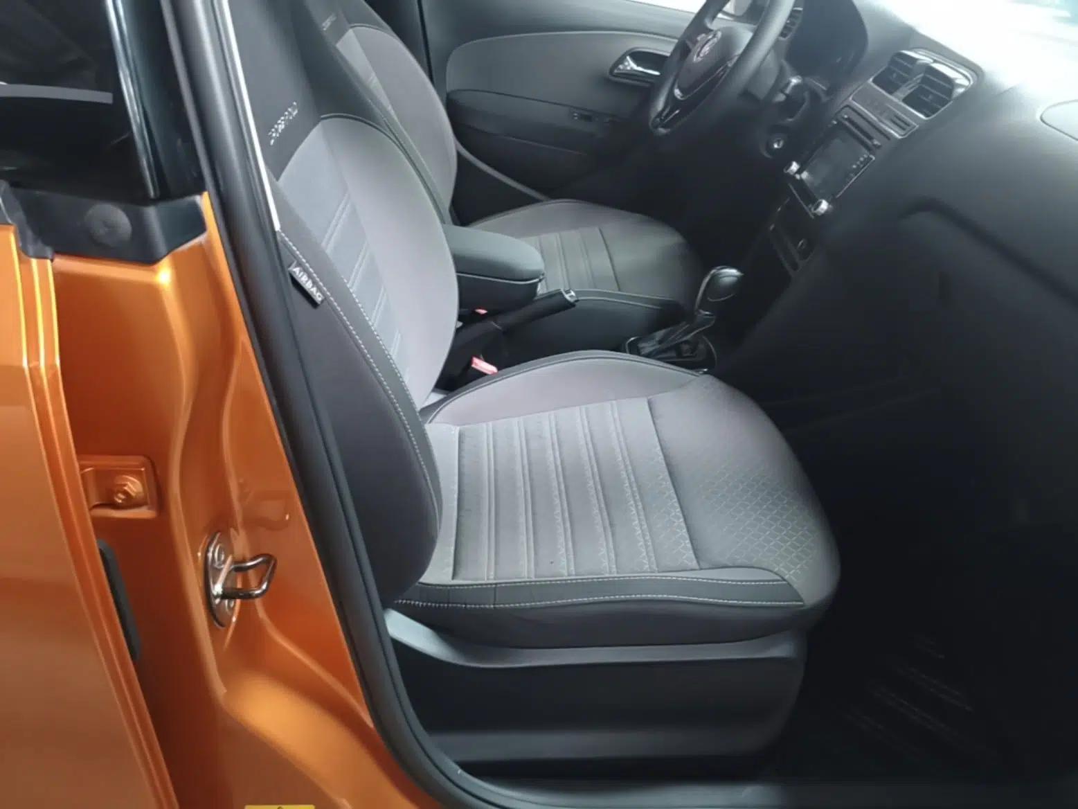 Volkswagen Polo 2014 1.6L Cross Polo Automatic — миниатюра 24