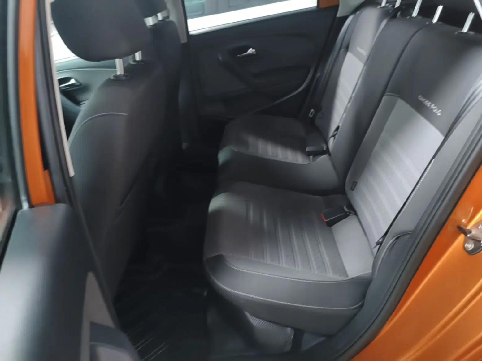 Volkswagen Polo 2014 1.6L Cross Polo Automatic — миниатюра 25