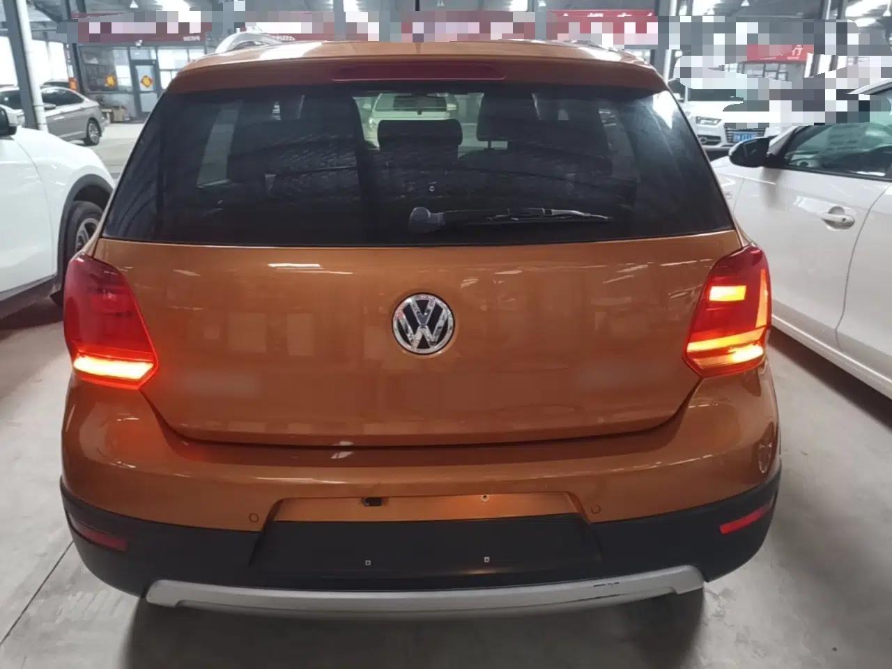 Volkswagen Polo 2014 1.6L Cross Polo Automatic — миниатюра 5