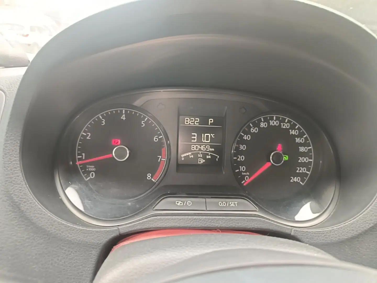 Volkswagen Polo 2016 1.4L Automatic Trendy Model — миниатюра 14