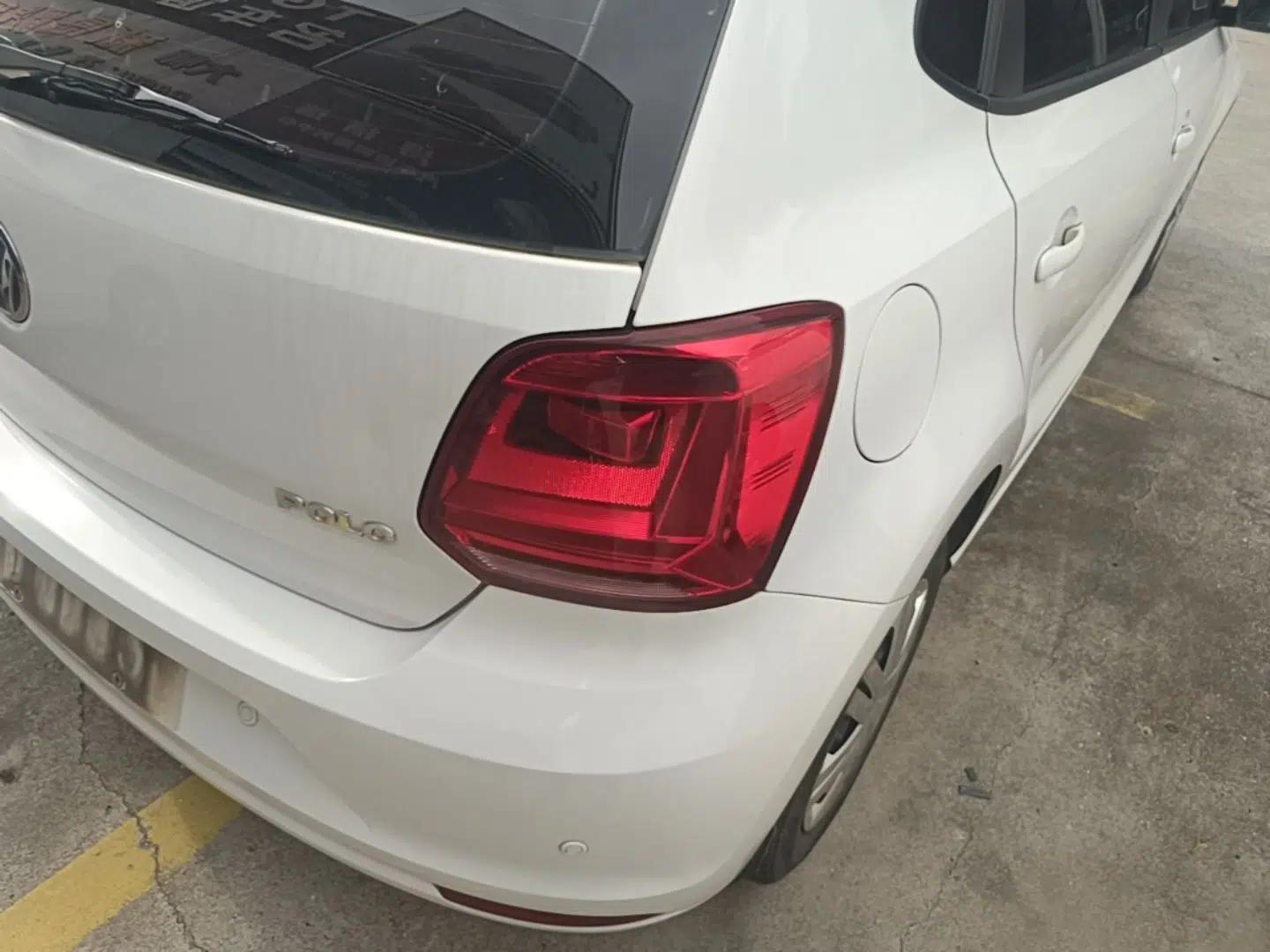 Volkswagen Polo 2016 1.4L Automatic Trendy Model — миниатюра 9
