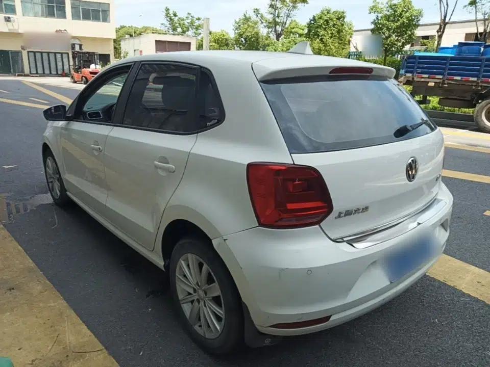 Volkswagen Polo 2014 1.4L Automatic Comfort Edition — миниатюра 13