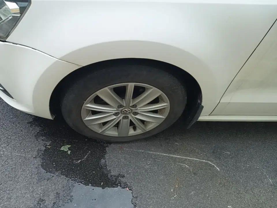 Volkswagen Polo 2014 1.4L Automatic Comfort Edition — миниатюра 15