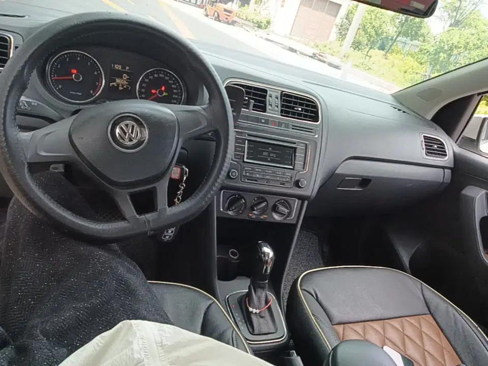 Volkswagen Polo 2014 1.4L Automatic Comfort Edition — миниатюра 17