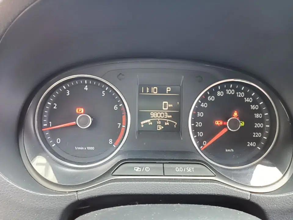Volkswagen Polo 2014 1.4L Automatic Comfort Edition — миниатюра 19