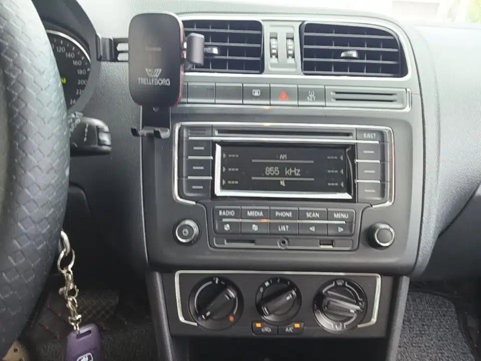 Volkswagen Polo 2014 1.4L Automatic Comfort Edition — миниатюра 20