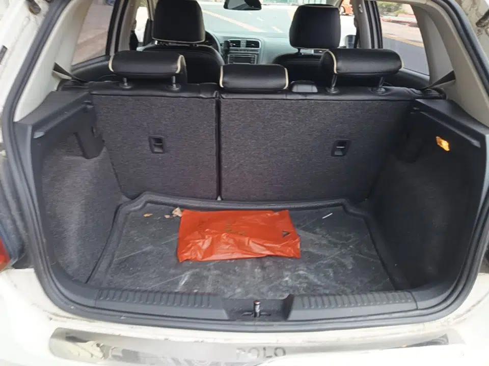 Volkswagen Polo 2014 1.4L Automatic Comfort Edition — миниатюра 27