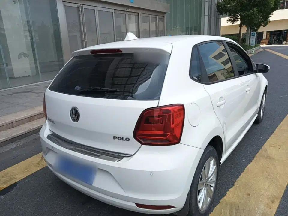 Volkswagen Polo 2014 1.4L Automatic Comfort Edition — миниатюра 6