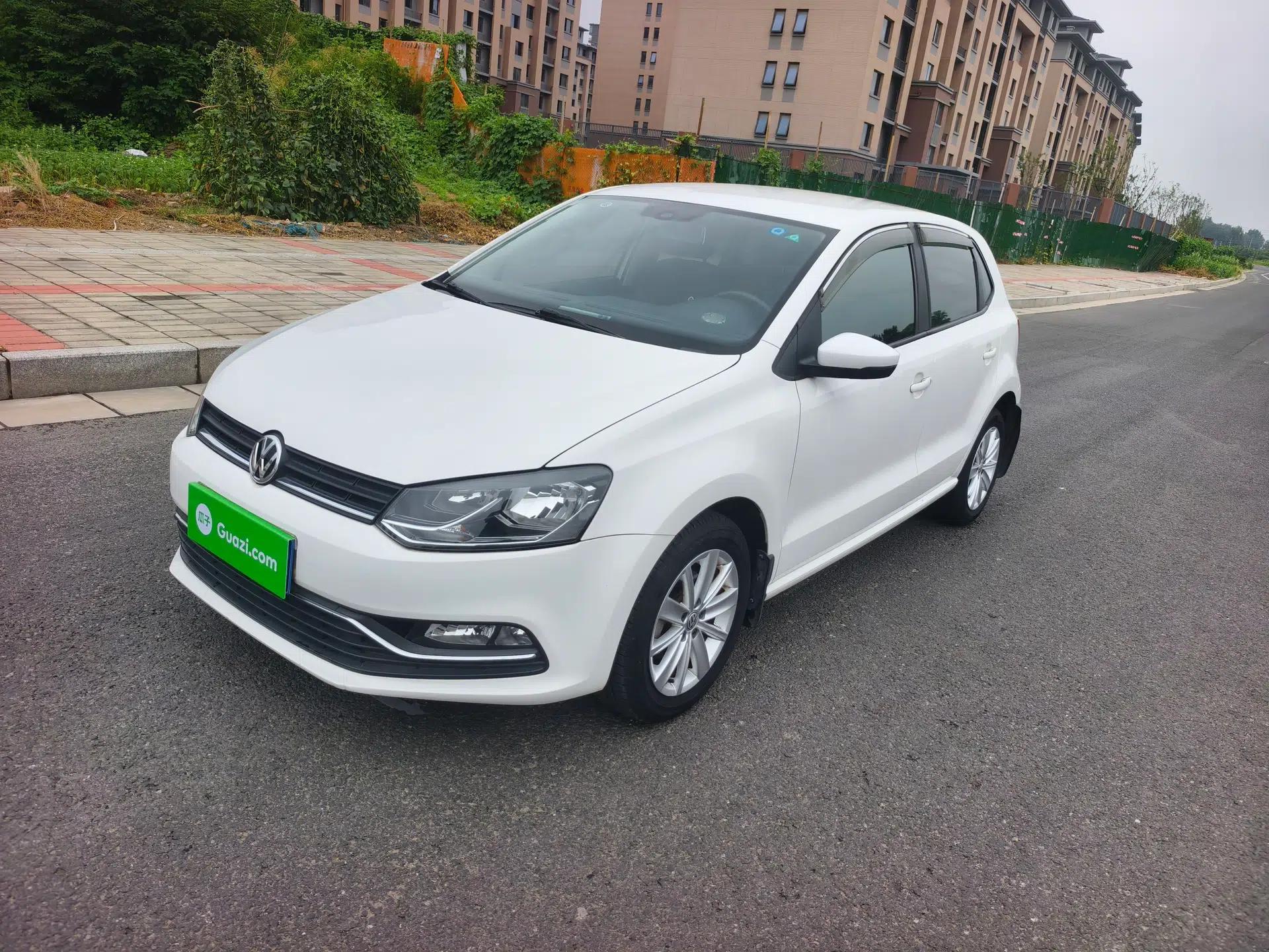 Volkswagen Polo 2014 1.4L Manual Comfort Edition — миниатюра 1