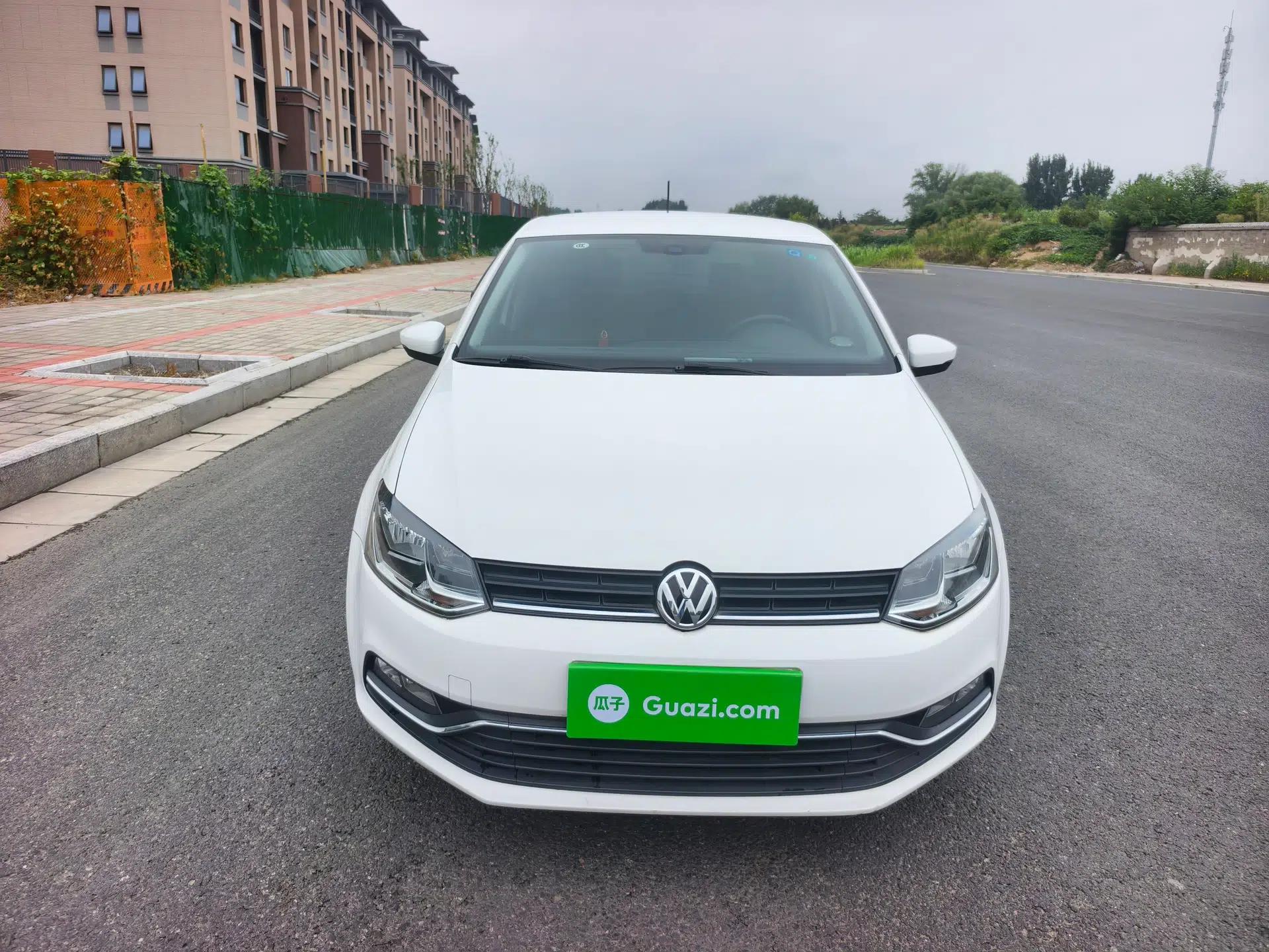 Volkswagen Polo 2014 1.4L Manual Comfort Edition — миниатюра 3