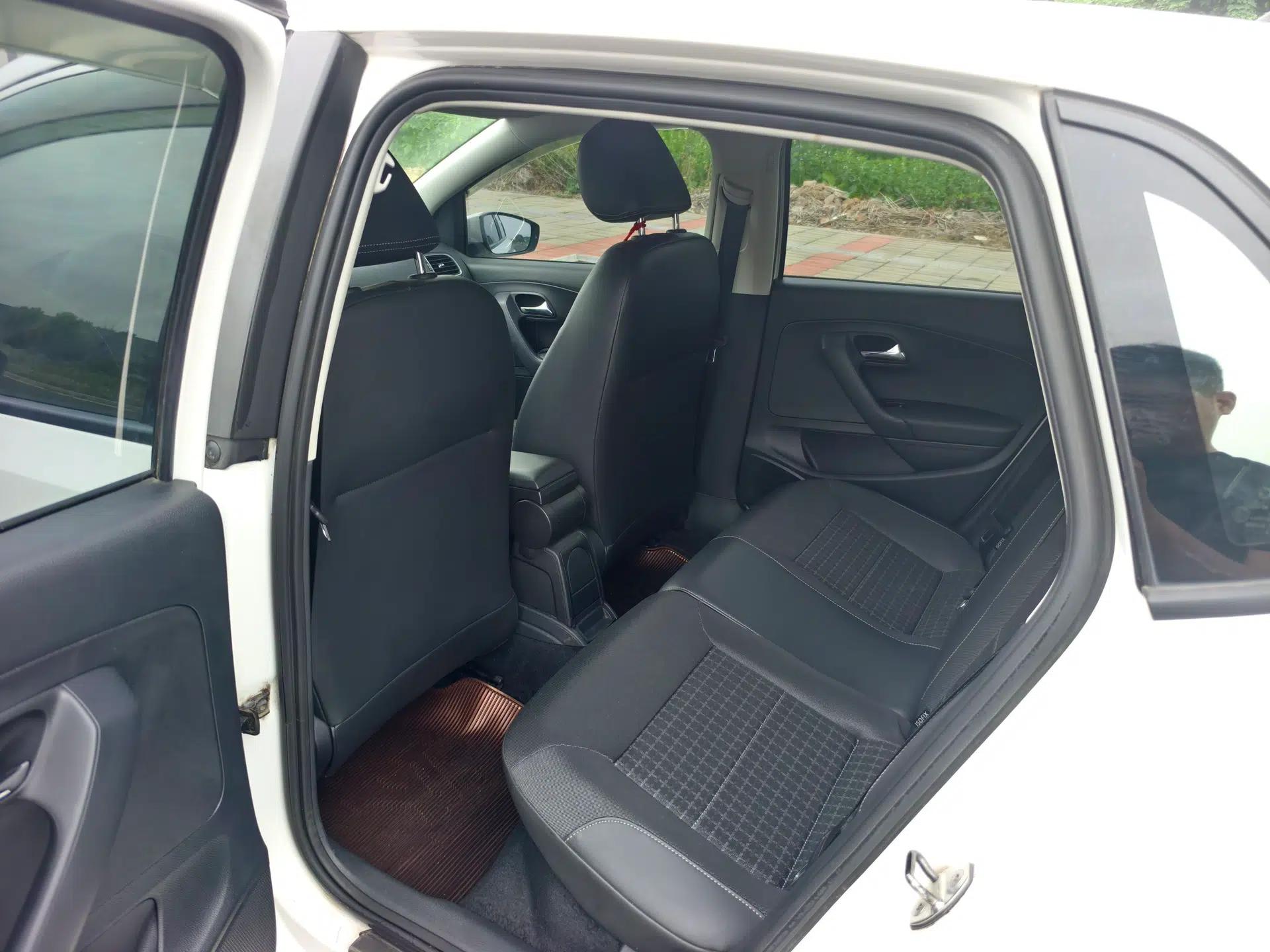 Volkswagen Polo 2014 1.4L Manual Comfort Edition — миниатюра 25