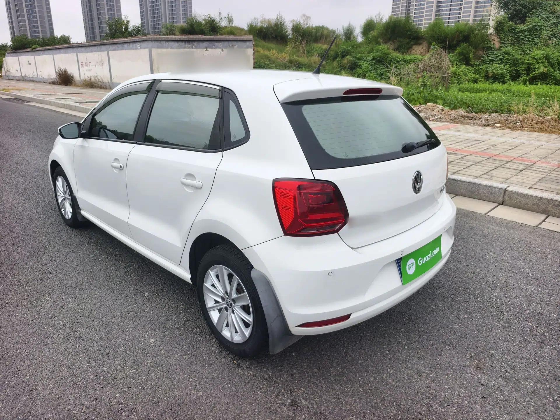 Volkswagen Polo 2014 1.4L Manual Comfort Edition — миниатюра 7