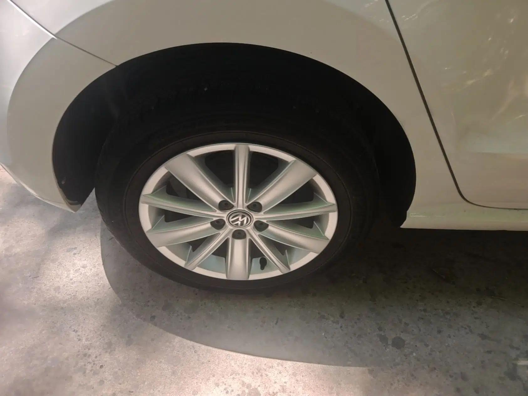 Volkswagen Polo 2014 1.4L Manual Comfort Edition — миниатюра 16